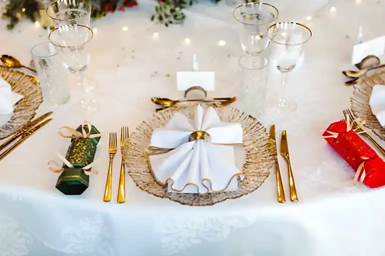 christmas themed table decorations and place setting