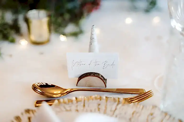 winter styled table place name