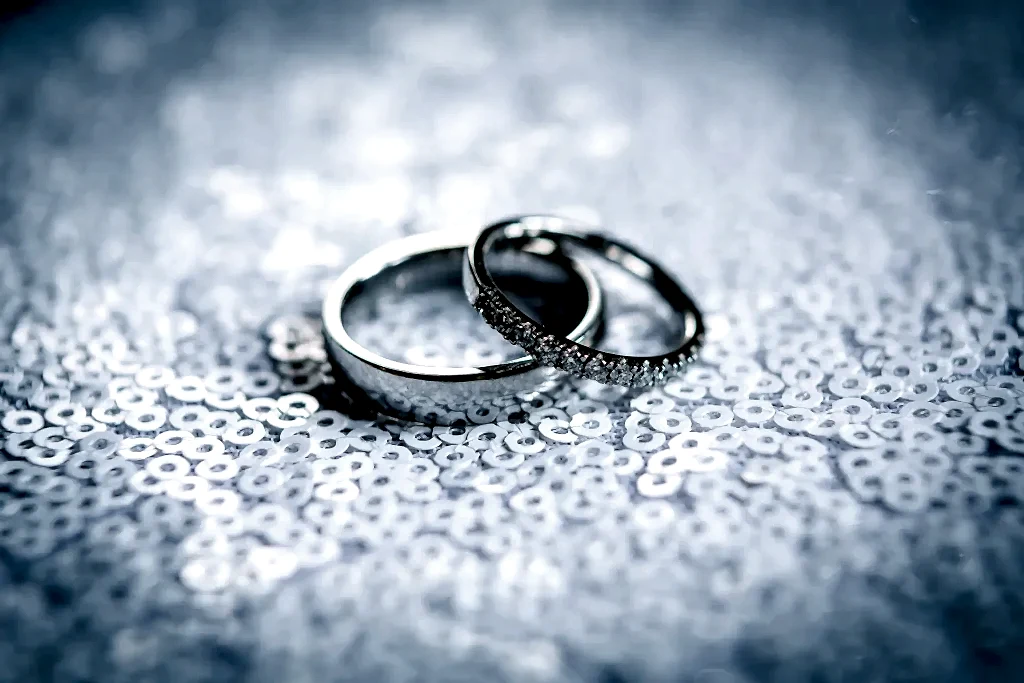 white-villa-photography-films-price-list-video-banner-wedding-rings-001